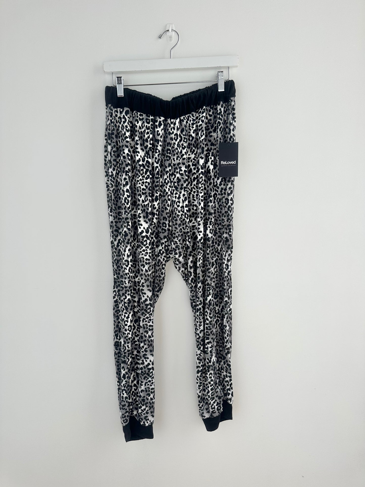 PreLoved Joggers -Leopard -L