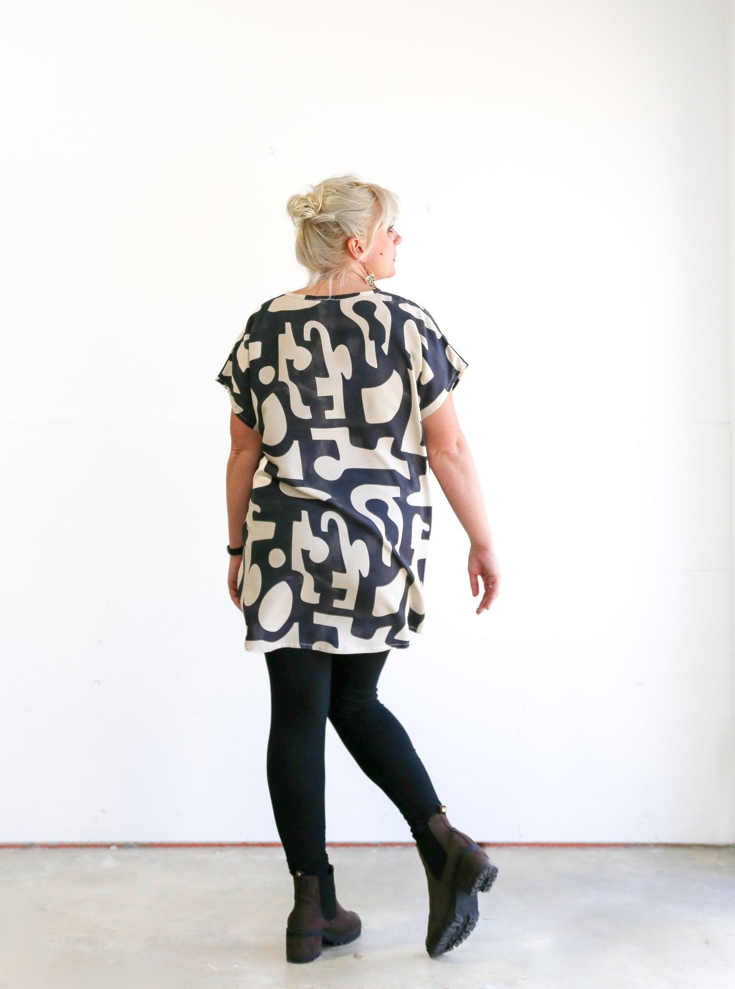 Sheila Tunic Top -Cream & Charcoal Print