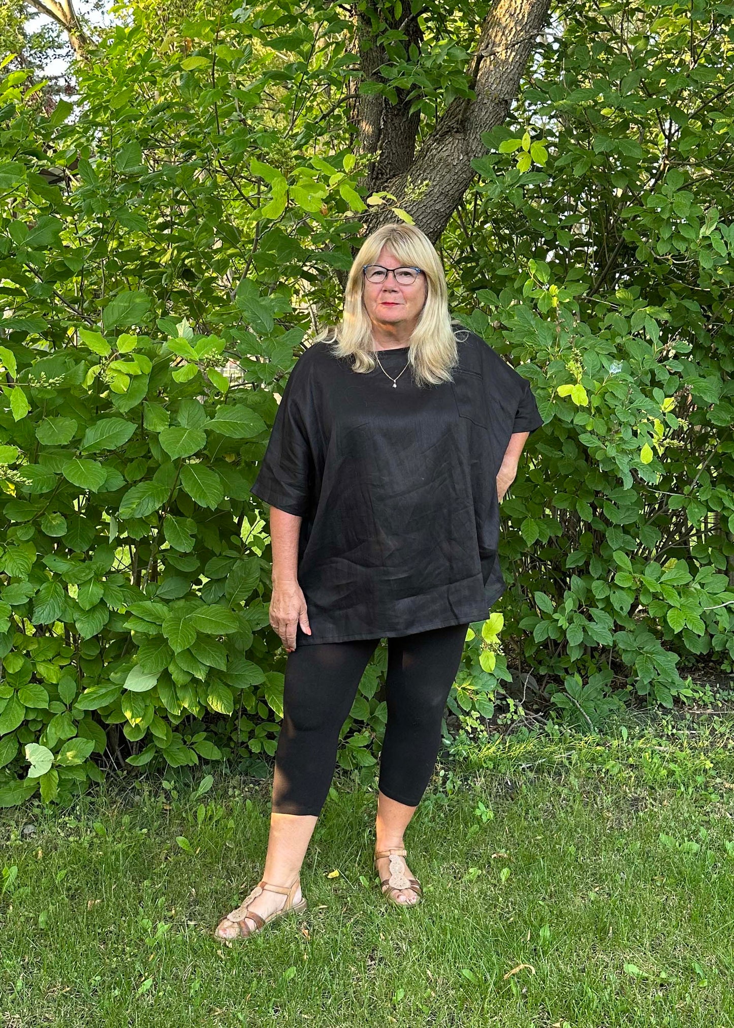 Sandy Linen Tunic -Black
