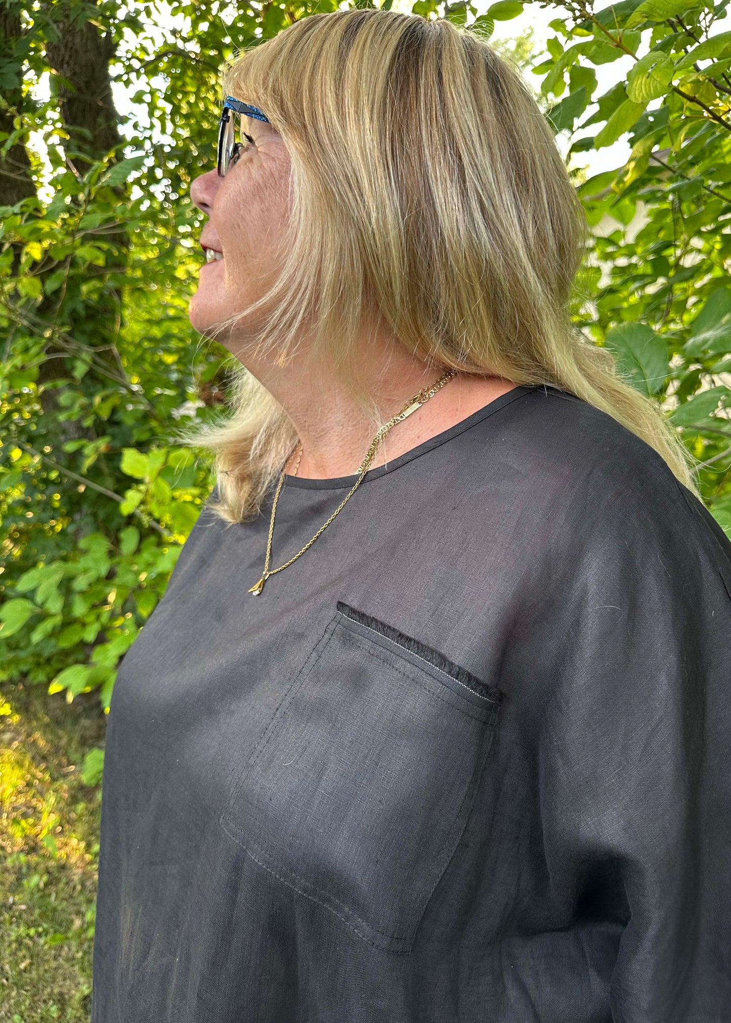 Sandy Linen Tunic -Black