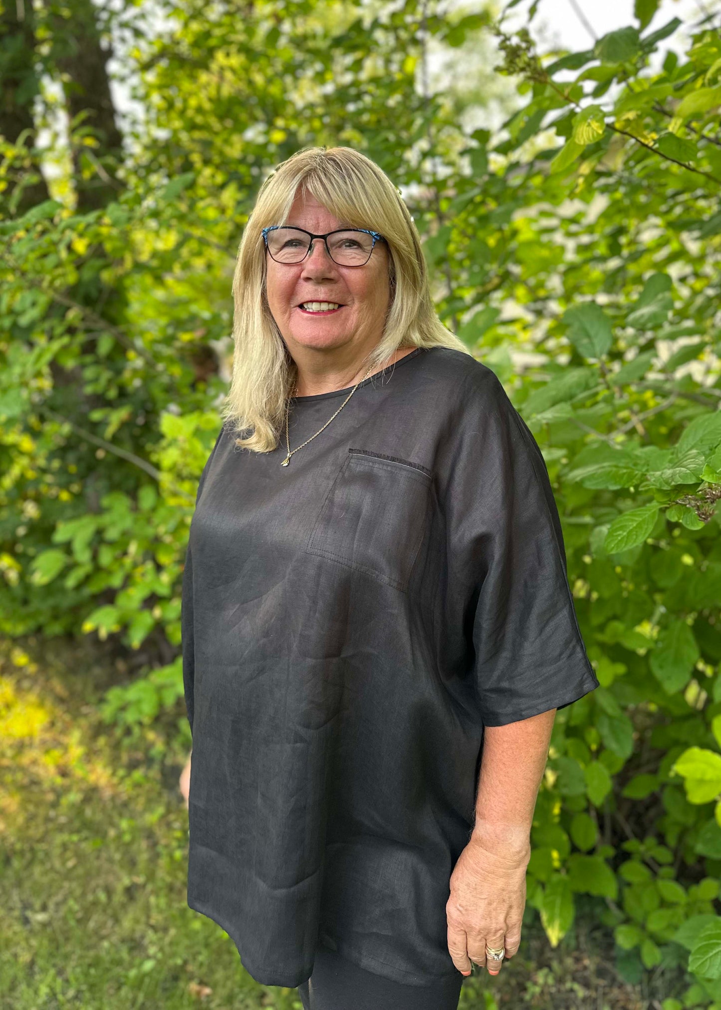 Sandy Linen Tunic -Black