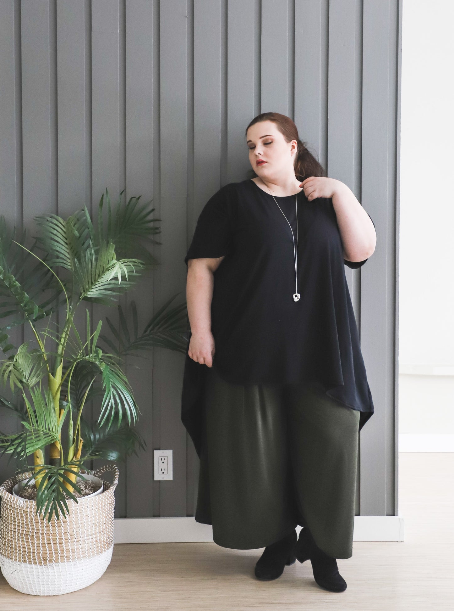 Lizzy Long Tunic Top -Black