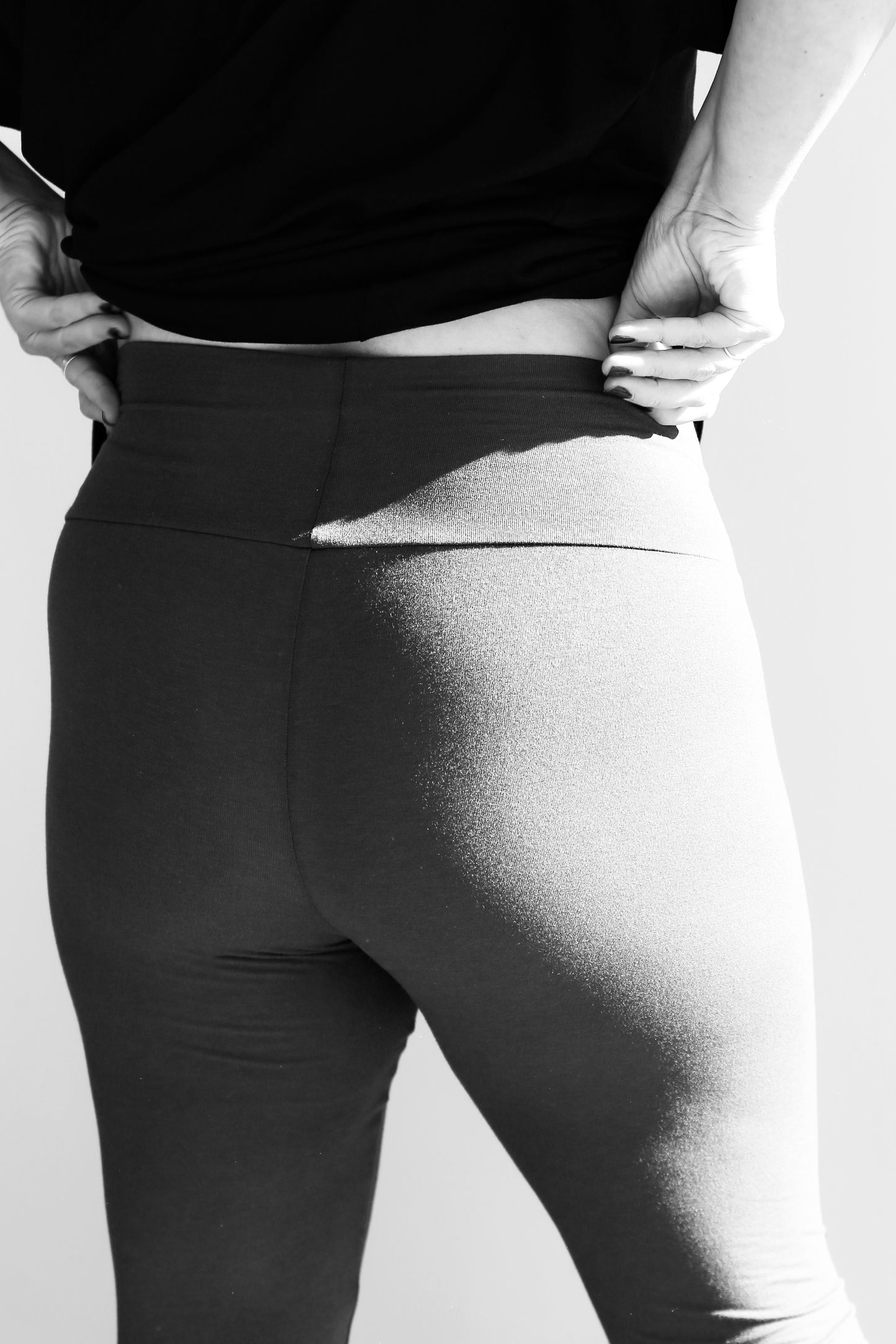 Fleece Lily Leggings -Black