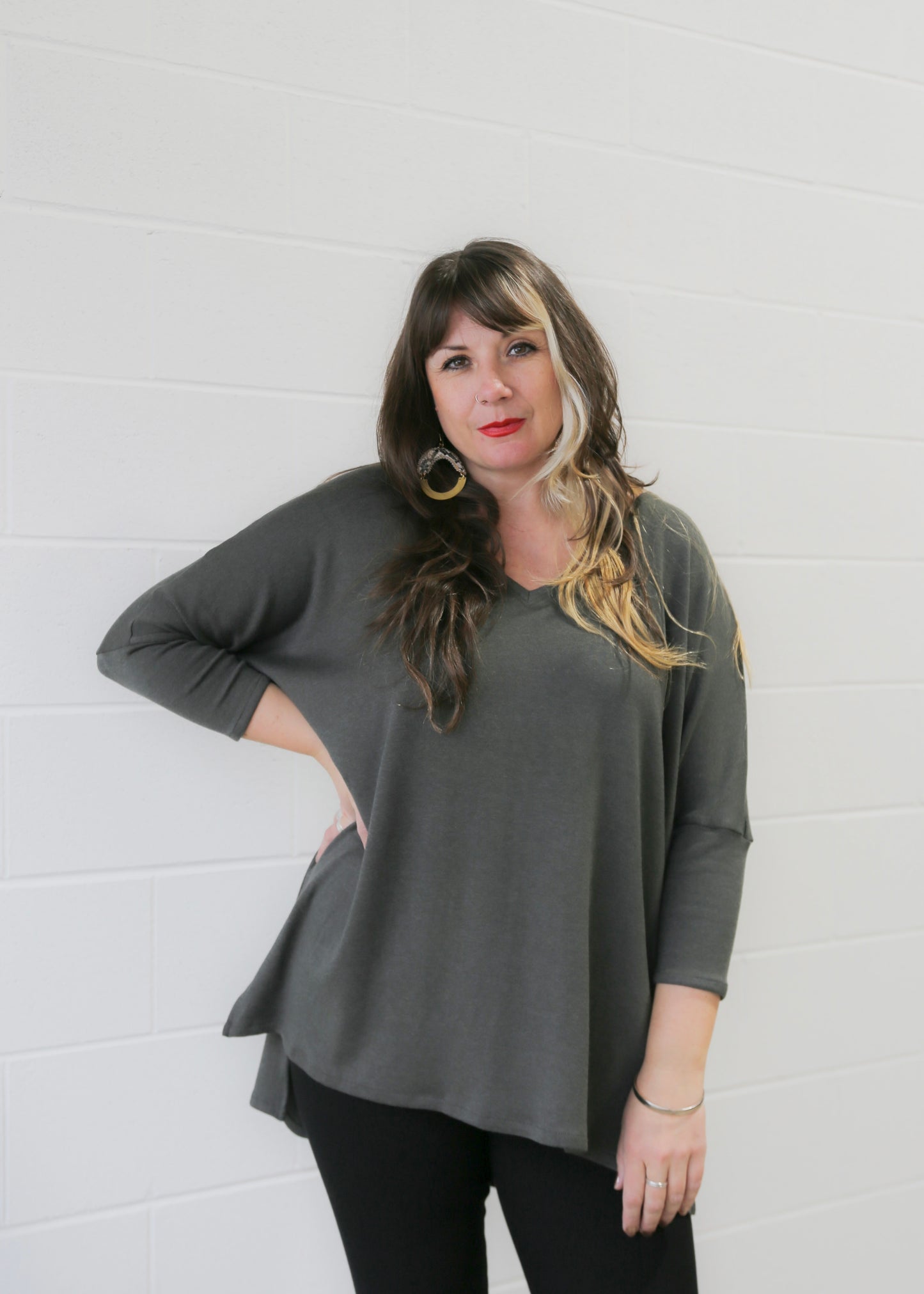 Amanda V-Neck Boxy Sweater -Size D