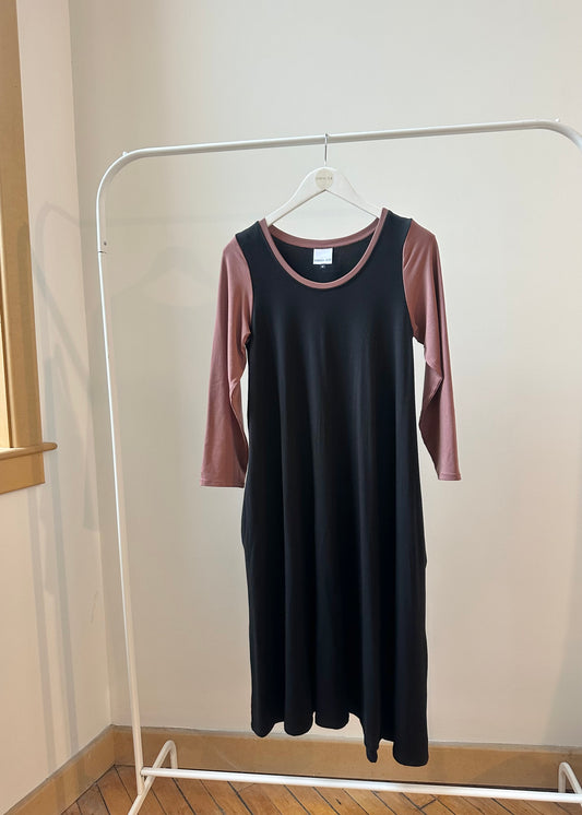 Sample -Black & Rosewood Dress -M