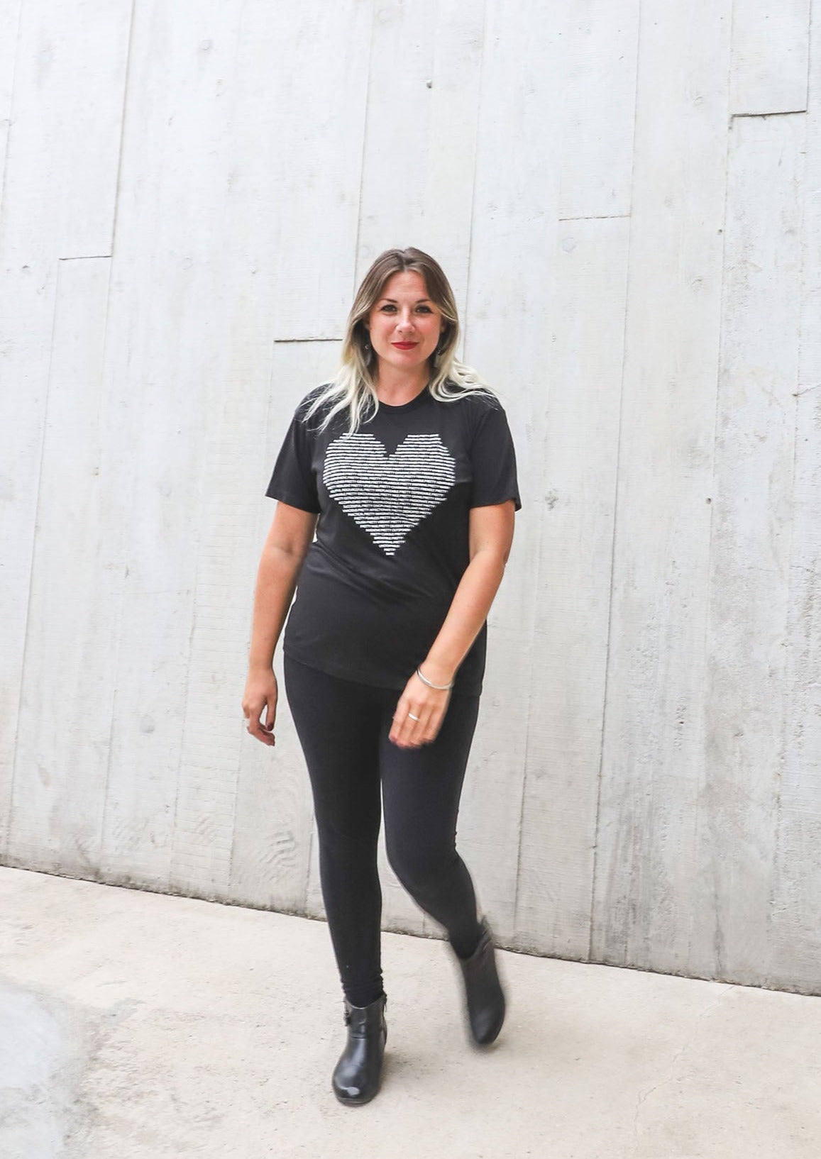 Pretty Project T-Shirt  -Heart -Black